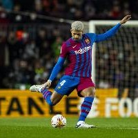 记者：拜仁愿意出价7000万欧元引进阿劳霍